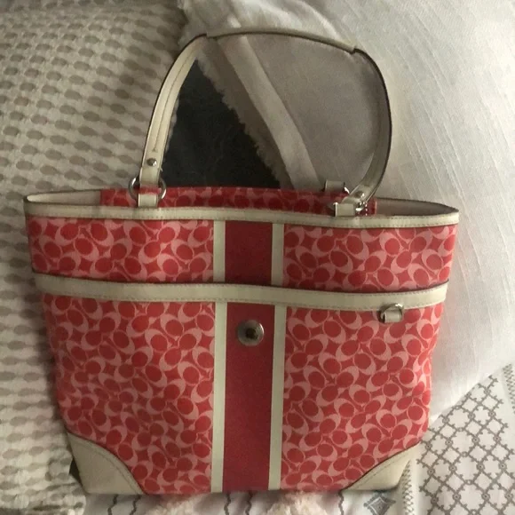 Coach shoulder bag - Picture 1 of 6
